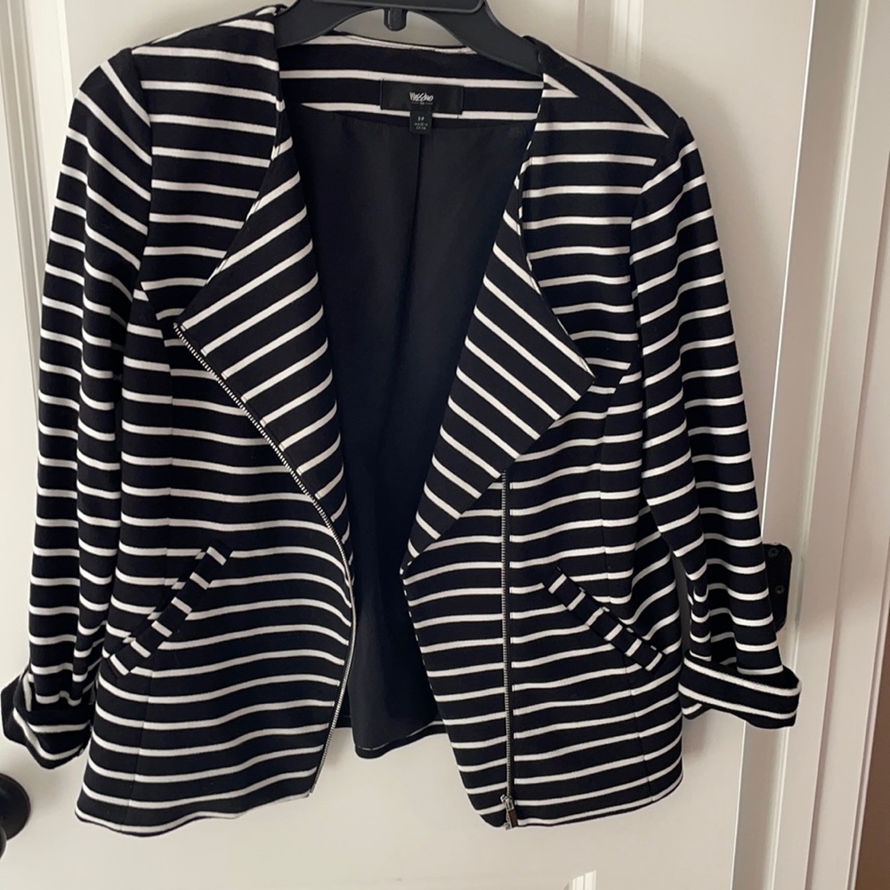 Black striped light weight blazer with zipper detail